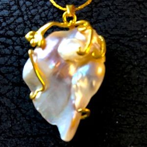 Freshwater pearl necklace